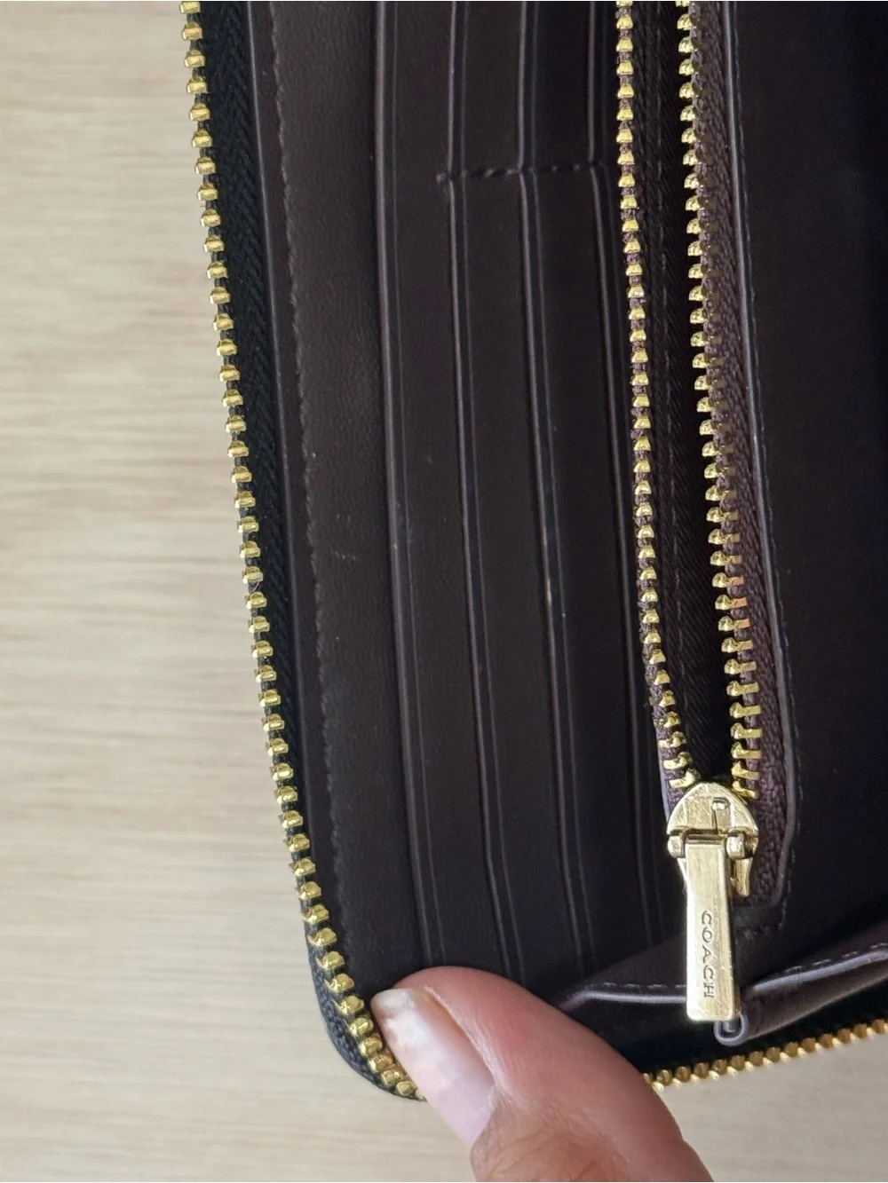 Coach compact zip